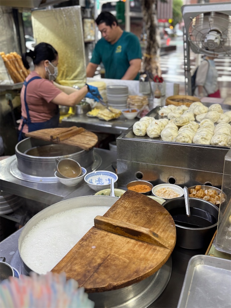永和豆漿大王：店内調理の様子