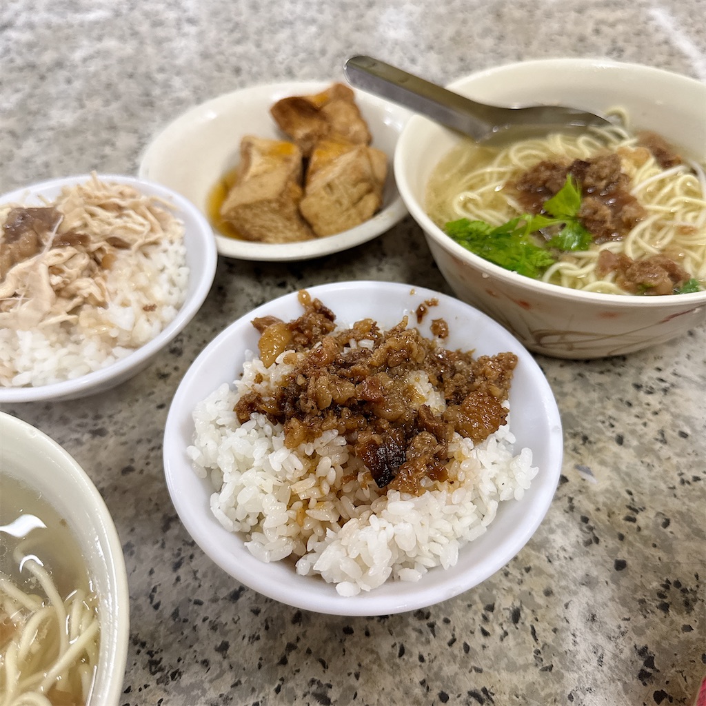 永楽担仔麺：魯肉飯