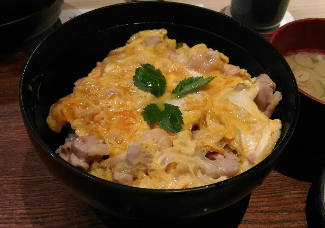 青山の焼き鳥屋さん 平良 で親子丼ランチ Qui Qui Quippie S Diary