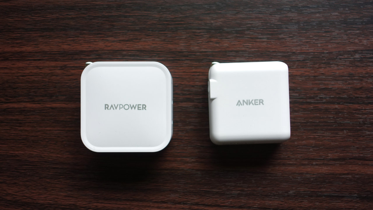 RAVpower PR-PC128 と Anker PowerPort Atom III ①