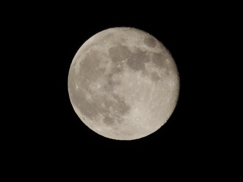 (画像は 昨夜の 十六夜の月)10:26 pmの画像