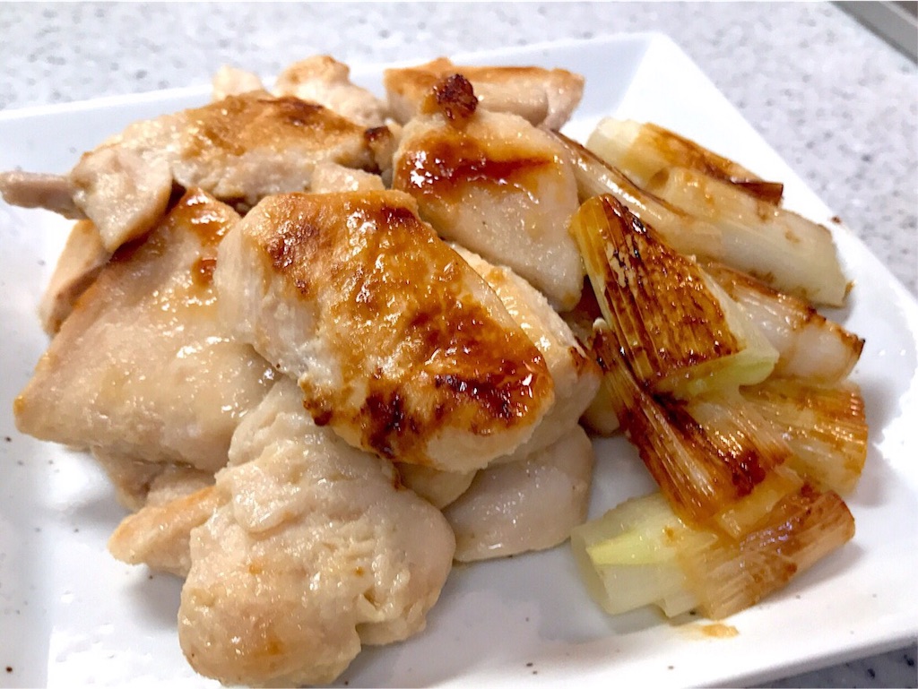 晩ごはん献立 むね肉塩麹焼きとカラスカレイの煮付け タンパク質多めなおかず 節約ごはん 日常 ときどき三兄弟 晩ごはん献立 むね肉塩麹焼きとカラスカレイの煮付け タンパク質多めなおかず 節約ごはん 日常 ときどき三兄弟