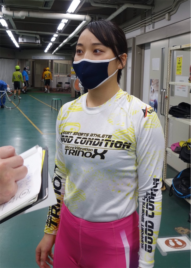 ラ*ゥ様 久米詩選手サイン入り　ガールズ競輪 ユニフォーム 　ウェア　KEIRI 久米詩がガールズケイリン獲得賞金で独走状態に 苦しみながらも