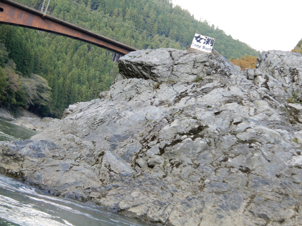 f:id:r246toshi:20191121123843j:plain