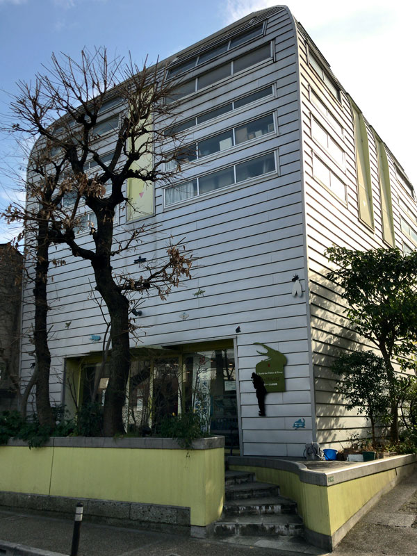 文京区の ファーブル昆虫館 へ 土日のみ開館 はらはらじゃーにー
