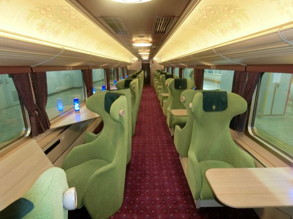 時間が短かすぎ！近鉄の観光特急「あをによし」ツインシート乗車記