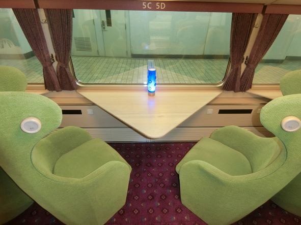 時間が短かすぎ！近鉄の観光特急「あをによし」ツインシート乗車記
