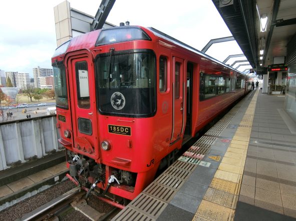 ソニック」より楽しい？久大本線経由、特急「ゆふ」乗車記（大分→博多