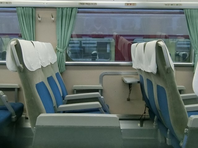 リクライニング声掛け論争！業界統一のマナー提示を！ - 夫婦で呑み鉄