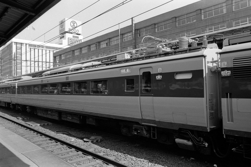 車両写真-13 28mmはちょっと - ただいま鉄道写真スキャン中