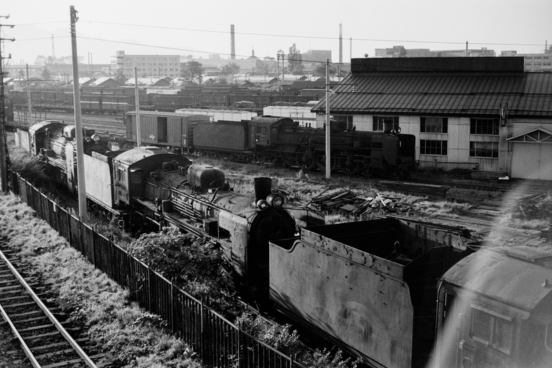 蒸機亡き後の苗穂機関区 - ただいま鉄道写真スキャン中