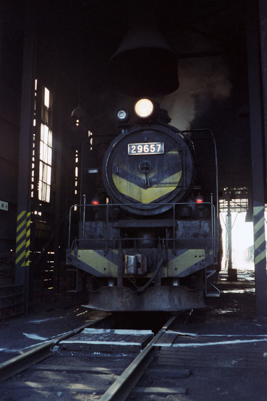 徹夜明けでも頭スッキリ滝川機関区 - ただいま鉄道写真スキャン中