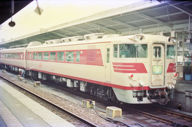 どうしてこんな写真に - ただいま鉄道写真スキャン中