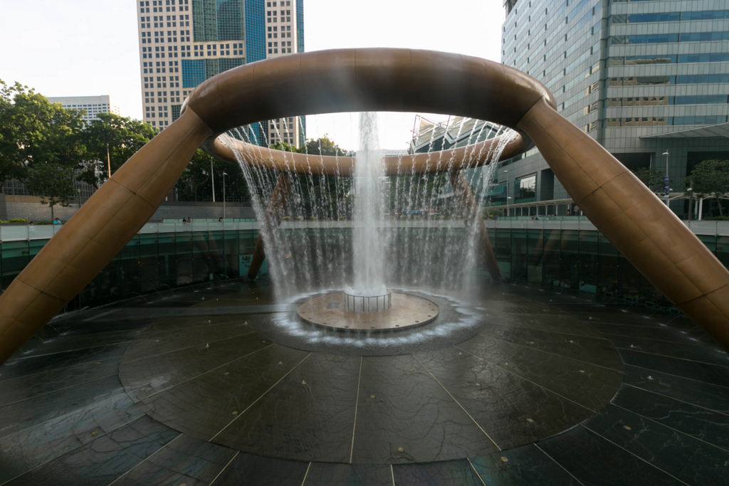シンガポールにある富の噴水 Fountain Of Wealth Suntec City プーケット人