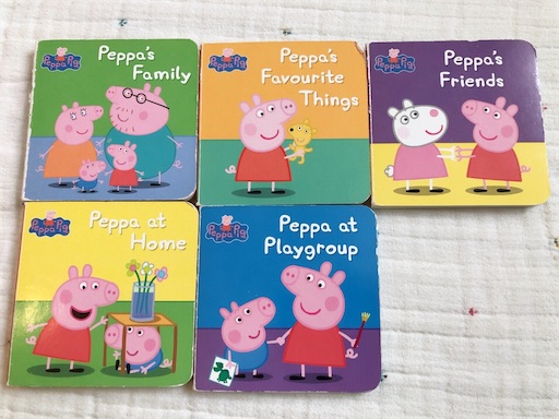 おうち英語】ペッパピッグのおすすめ英語絵本Little Library 手のひら