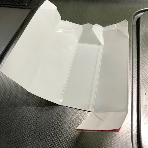 牛乳パックを楽に切り開く 手で 専用カッターで 専用ハサミで 自分は包丁で切り開く に決定 猫のように丸くなって暮らしたい