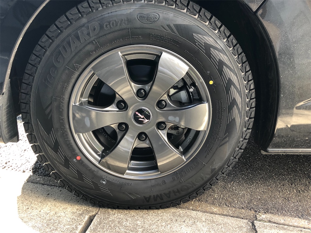 ハイエースのスタッドレスタイヤを買った話 - おふざけキャンプ