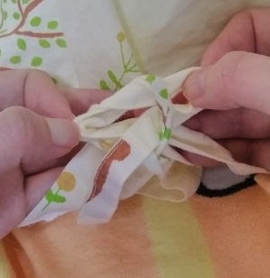 赤ちゃんの服の紐がすぐほどける時は イアンノット という結び方 楽に子育てしたい 適当育児 妊娠日記