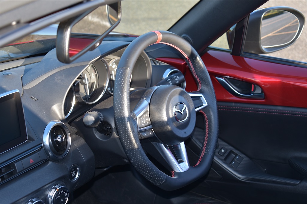 オートエクゼAutoExe スポーツステアリングホイール マツダ