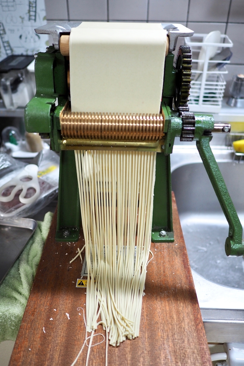 自家製麺】小野式製麺機を購入したので分解、清掃をして海老ラーメンを