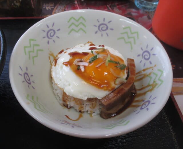 極上中華軒の「台湾ラーメン+叉焼卵飯」(遠軽町) - ラーメンが好きなんですよ!えぇ!