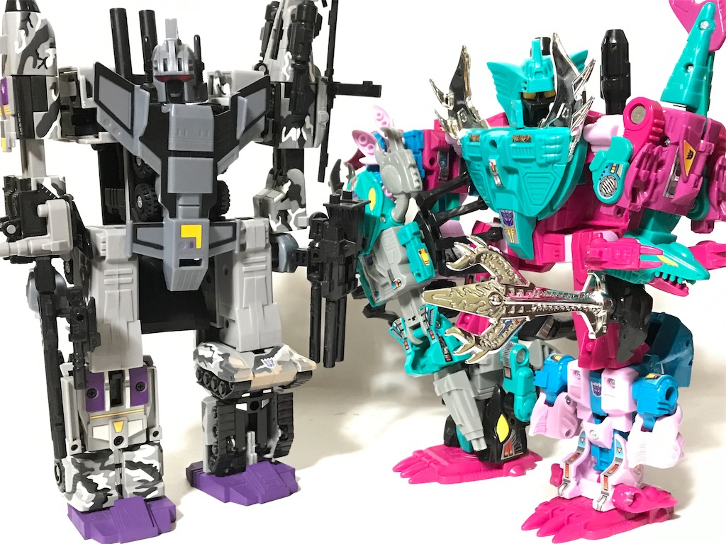 【レア】 トランスフォーマー キングポセイドン シーコンズ ピラナコン 復刻版 レア】 トランスフォーマー キングポセイドン シーコンズ ピラナコン