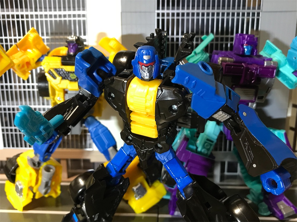 シンプルイズザベスト。TRANSFORMERS COMBINER WARS MENASOR