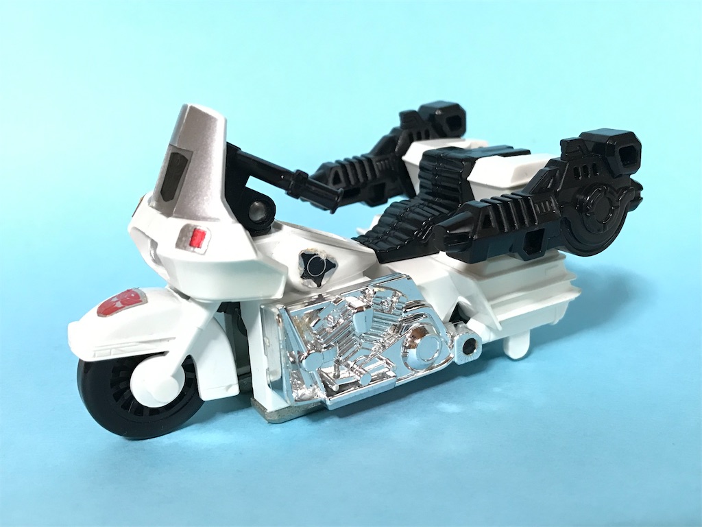 トランスフォーマー　C-74プロテクトボット／偵察員 NOT AN ULTRAMAN.トランスフォーマー C-74 プロテクトボット偵察