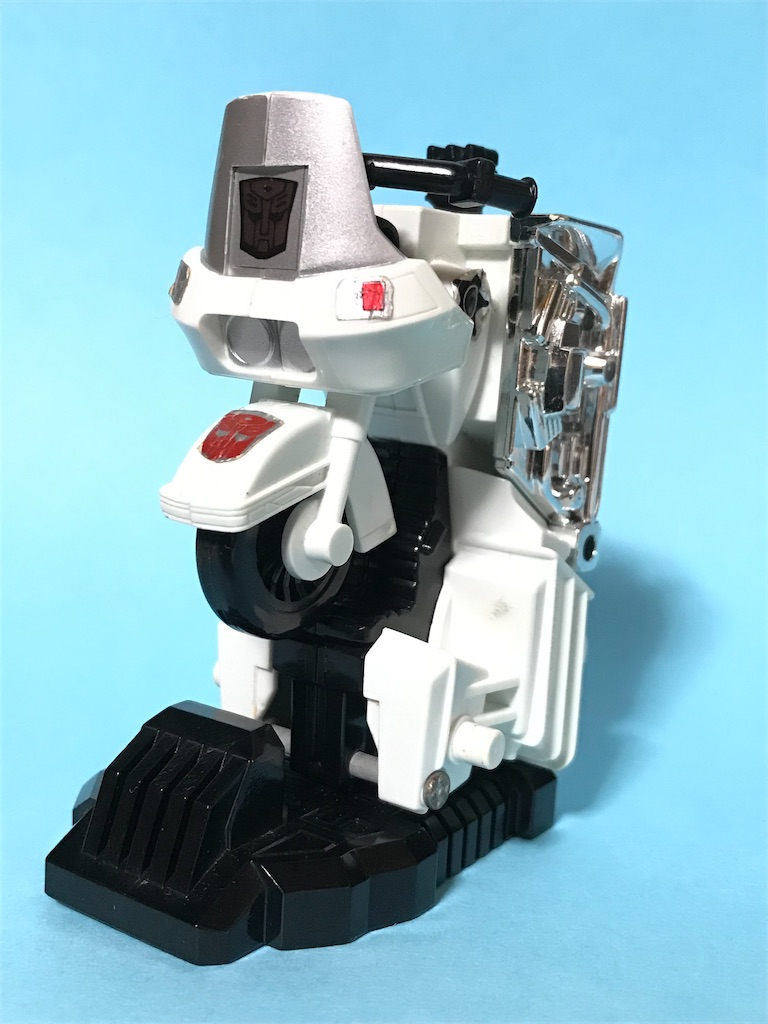 トランスフォーマー C-74プロテクトボット／偵察員 NOT AN ULTRAMAN