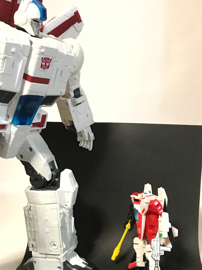 ソリタリュウム鉱石実験中。トランスフォーマー ロボットマスターズ RM