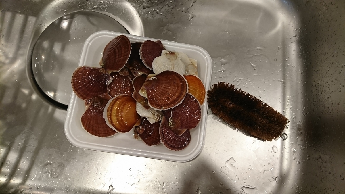 貝付きホタテの炊き込みご飯とお刺身 最低週２は魚 魚介 を食べたい