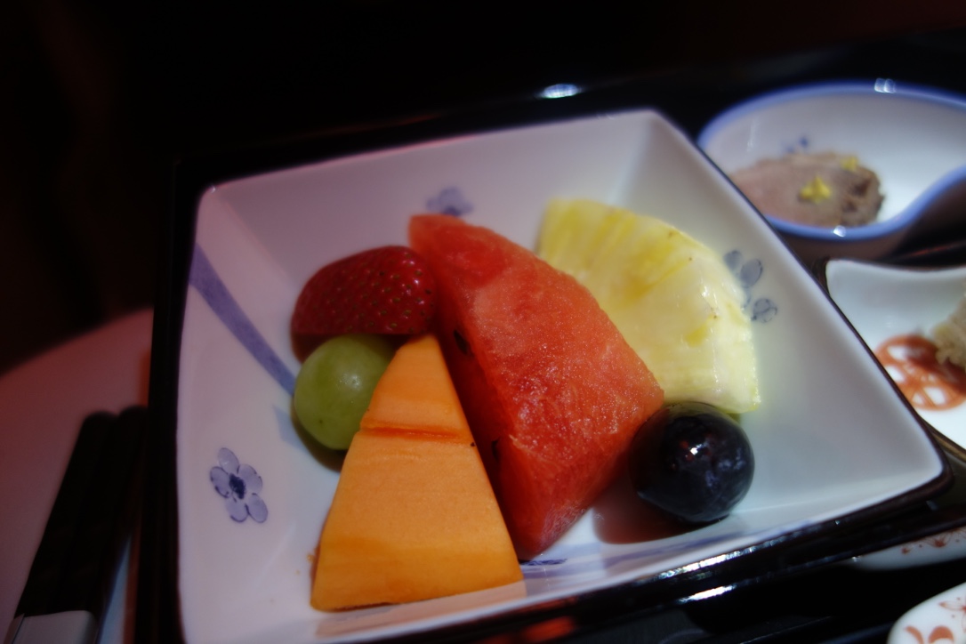 エミレーツ航空_ビジネスクラス_機内食 エミレーツ航空_ビジネスクラス_機内食