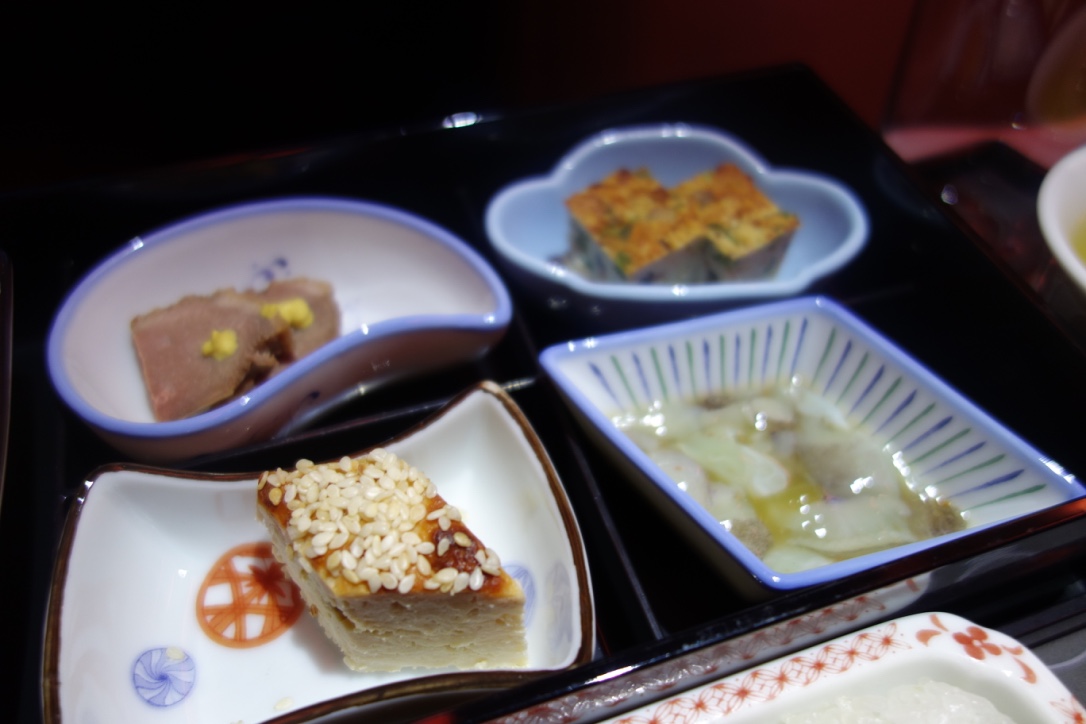 エミレーツ航空_ビジネスクラス_機内食 エミレーツ航空_ビジネスクラス_機内食
