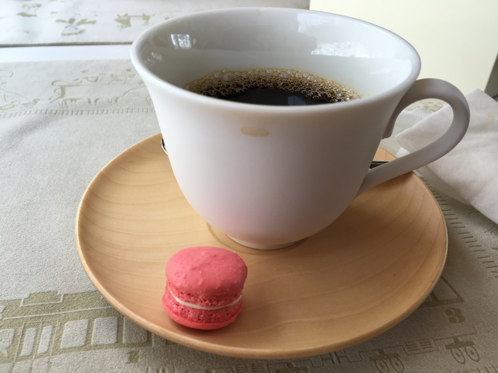 東北エモーション 往路 デザート マカロン