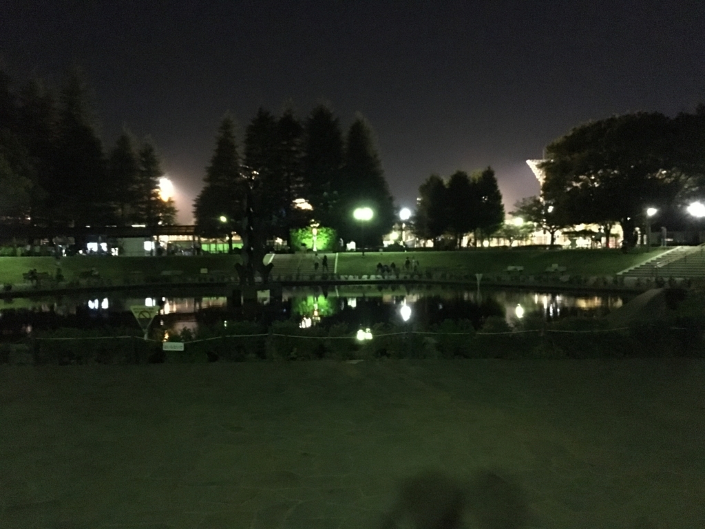 「世田谷公園」中央 噴水広場 width=