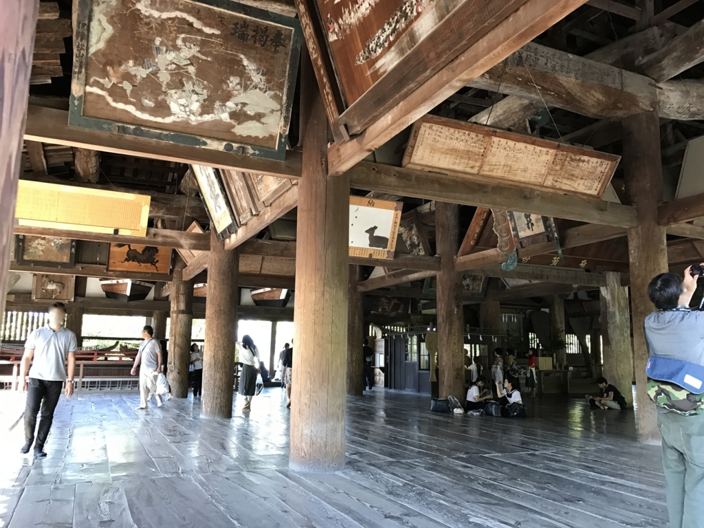 宮島 千畳閣 たくさんの絵画