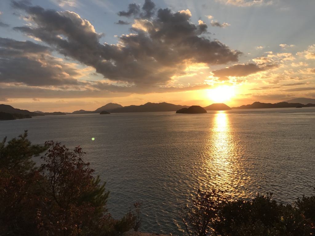 11月のうさぎ島(大久野島)日の入り 15分前 11月のうさぎ島(大久野島)日の入り 15分前