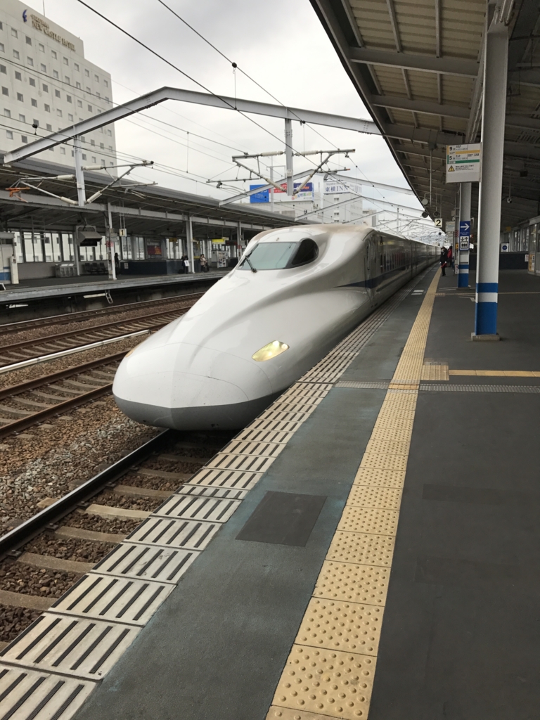 JR福山駅 東京行き 新幹線ホーム のぞみ入線 JR福山駅 東京行き 新幹線ホーム のぞみ入線