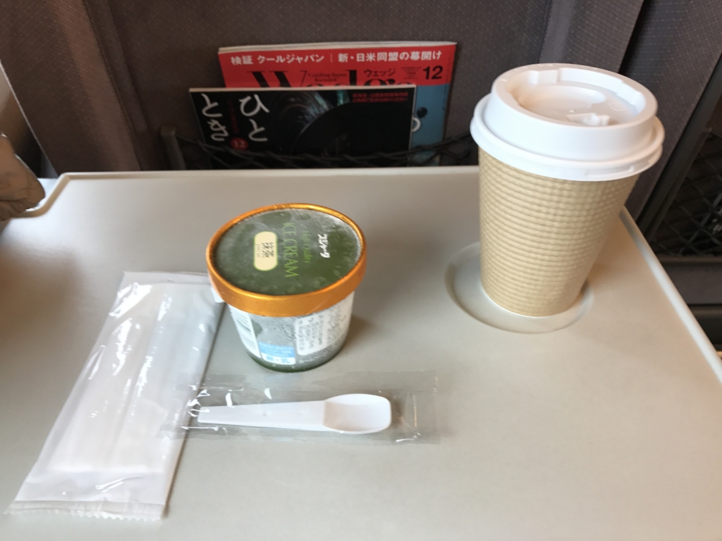 JR福山駅 東京行き 新幹線のぞみ 車内販売 カップアイス JR福山駅 東京行き 新幹線のぞみ 車内販売 カップアイス
