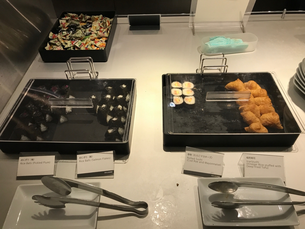 成田空港 第一ターミナル ANA ビジネスクラスラウンジ おにぎり等 成田空港 第一ターミナル ANA ビジネスクラスラウンジ おにぎり等