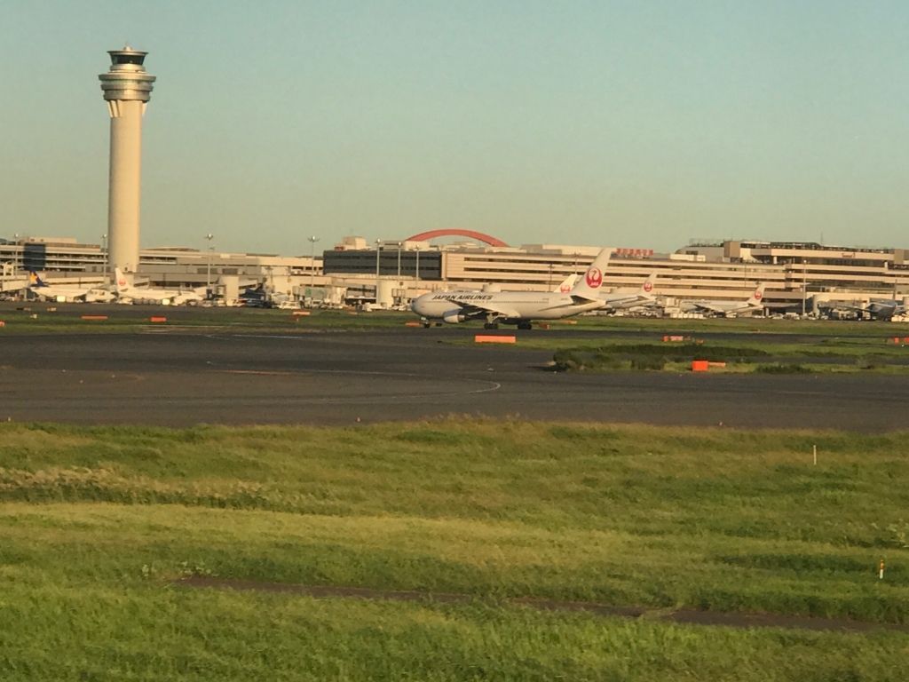 広島空港 ANA680便 羽田到着 広島空港 ANA680便 羽田到着