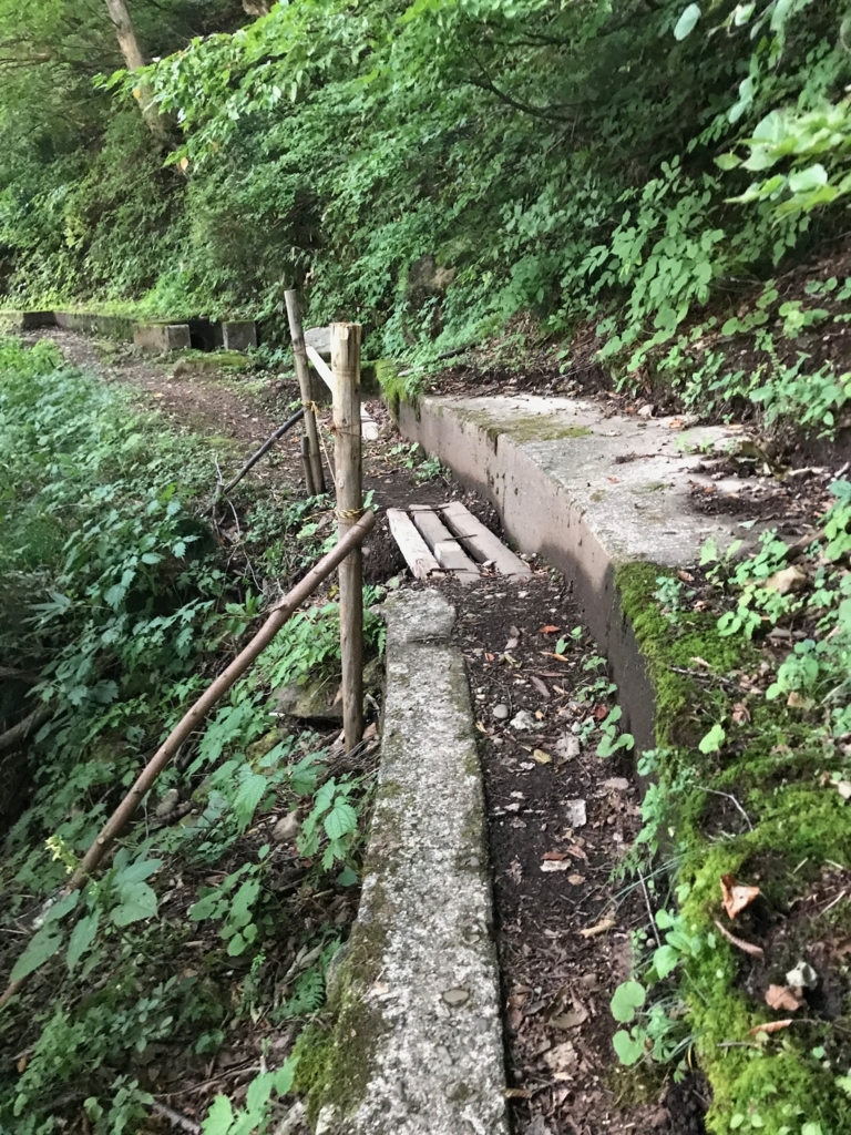 妙高高原 赤倉温泉 「赤倉観光ホテル」より 「香澄の滝」への遊歩道 水害で崩壊した場所？