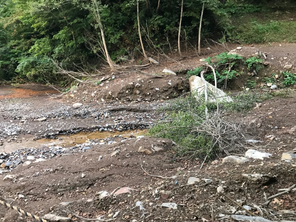 妙高高原 赤倉温泉 「赤倉観光ホテル」近く「香澄の滝」水害で崩壊した滝壺？
