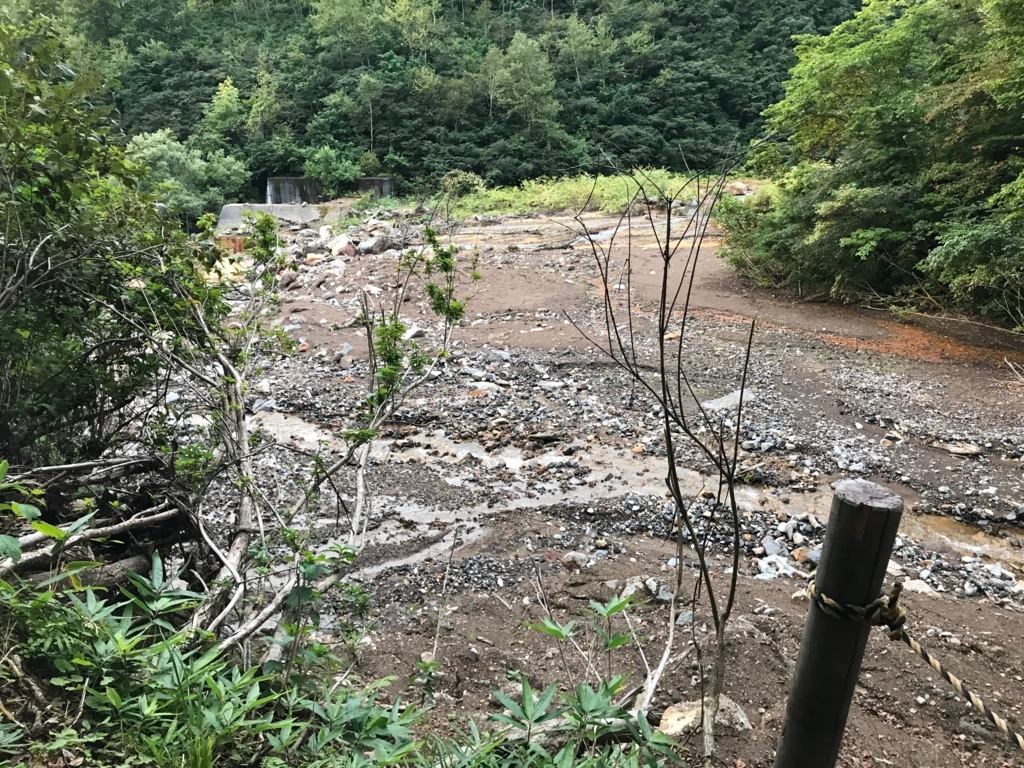 妙高高原 赤倉温泉 「赤倉観光ホテル」近く「香澄の滝」水害で崩壊した滝下