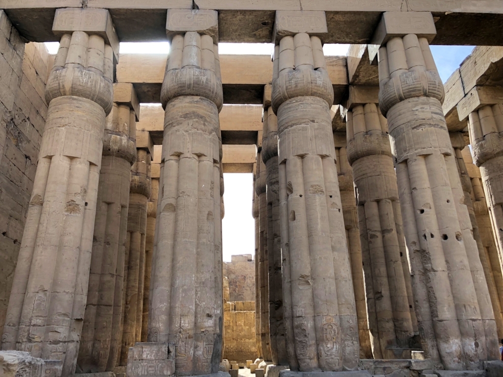 エジプト ルクソール東岸 ルクソール神殿 太陽の中庭