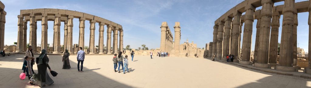 エジプト ルクソール東岸 ルクソール神殿 太陽の中庭 パノラマ写真