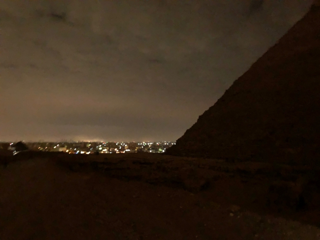 エジプト ギザ 夜明け前 クフ王のピラミッド