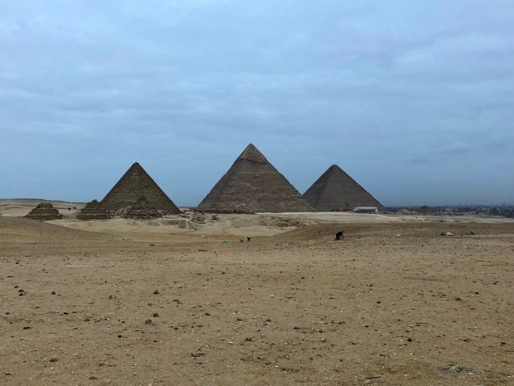 エジプト ギザ 3大ピラミッド セカンドパノラマより