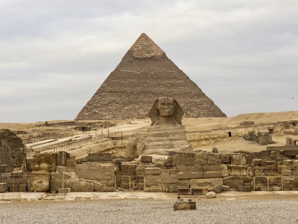 エジプト ギザ 3大ピラミッド 開場前 朝日鑑賞帰り道 誰もいない大スフィンクス前