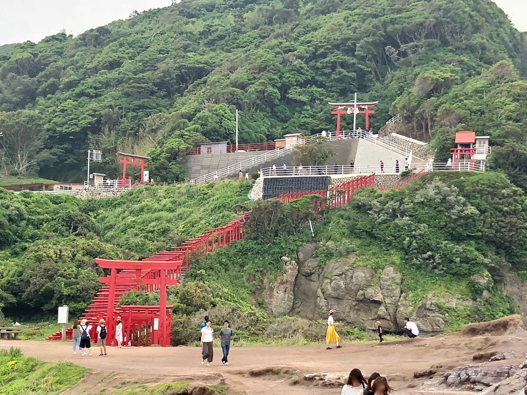 2018年6月 山口県 「元乃隅稲成神社」下から撮影